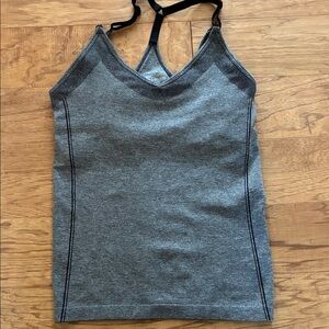 Gilligan & O’Malley large nursing work out tank top
